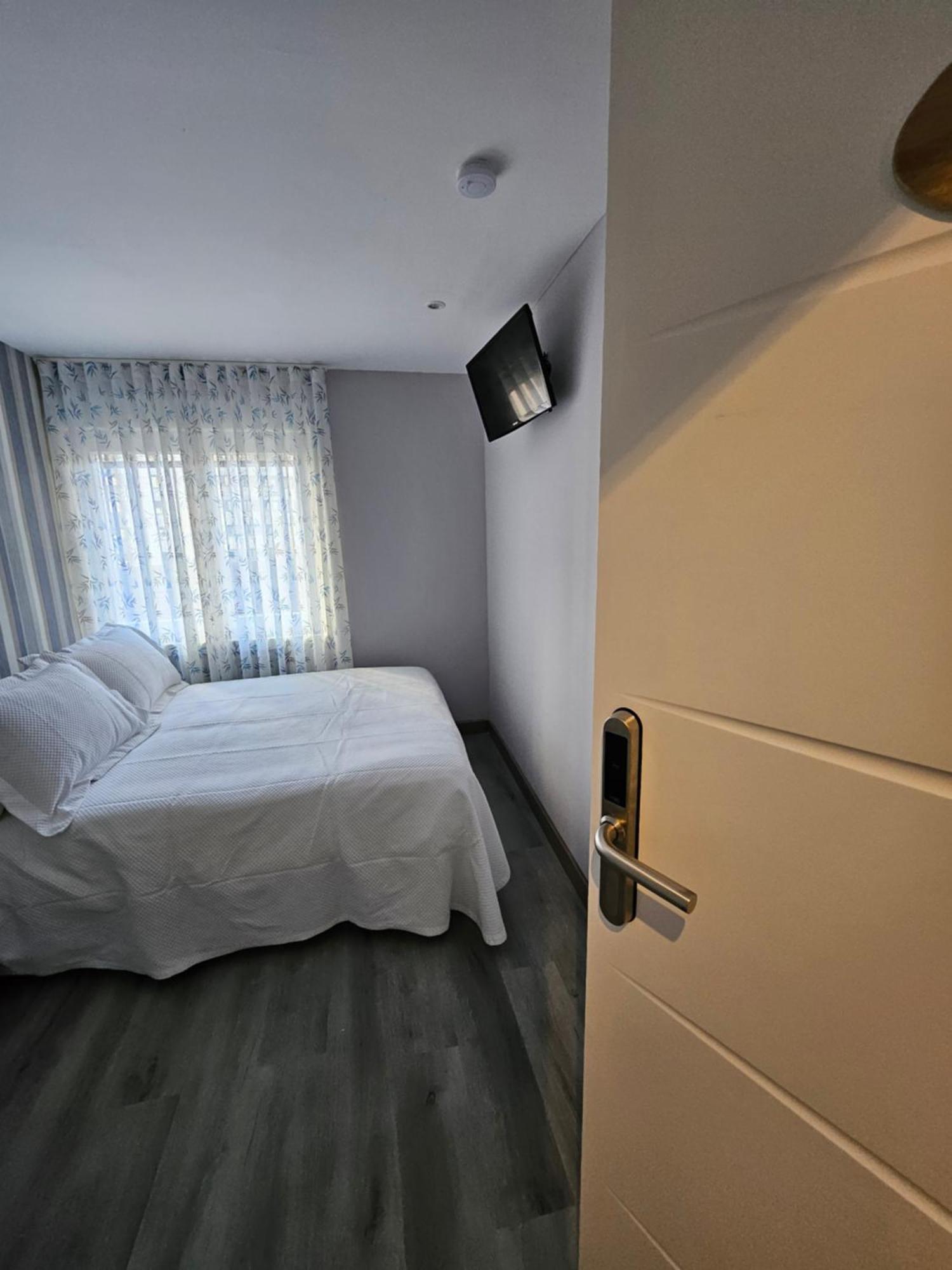 Hostal Foncalada Oviedo Luaran gambar