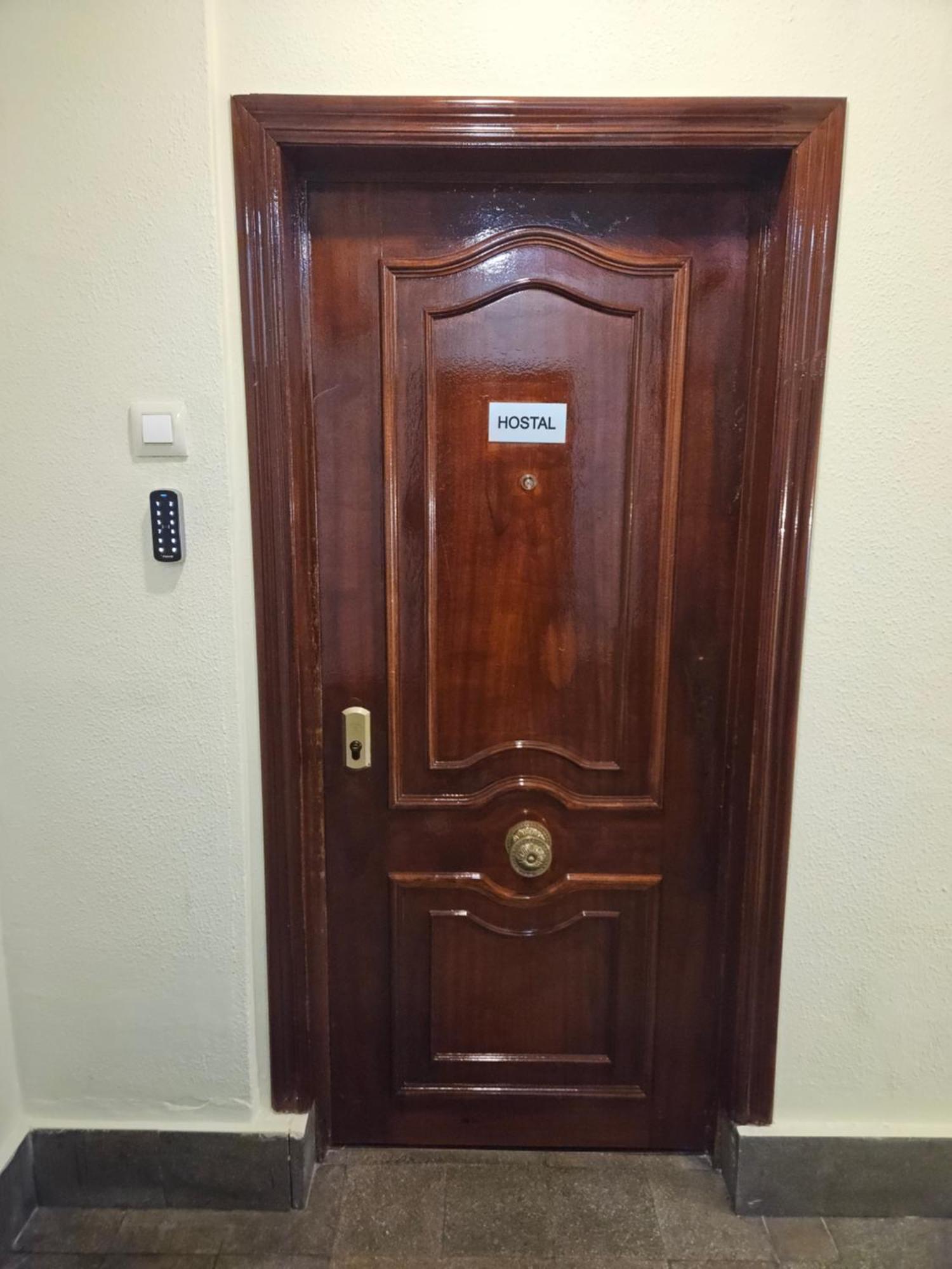 Hostal Foncalada Oviedo Luaran gambar